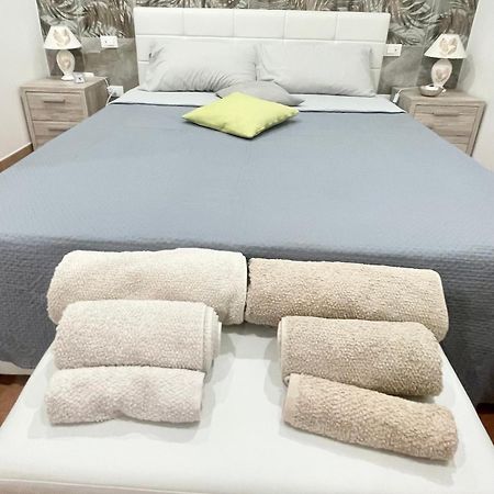 L'Arco Di Athena Villa Сиракуза Екстериор снимка